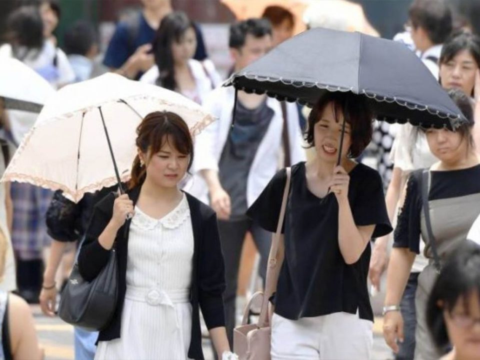 Mueren 11 personas por ola de calor en Japón