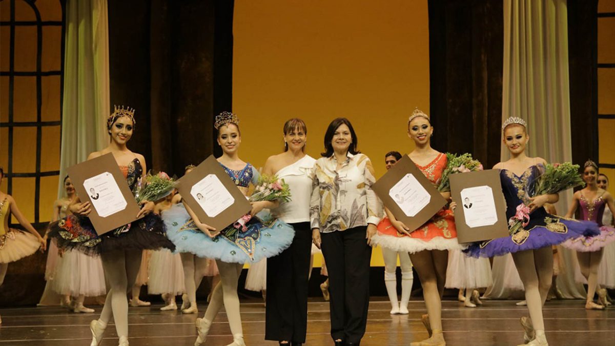 Con éxito se presentó la función de fin de curso de la Escuela Estatal de Danza