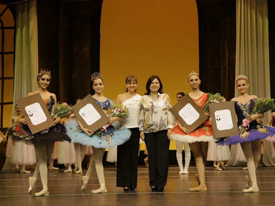 Con éxito se presentó la función de fin de curso de la Escuela Estatal de Danza