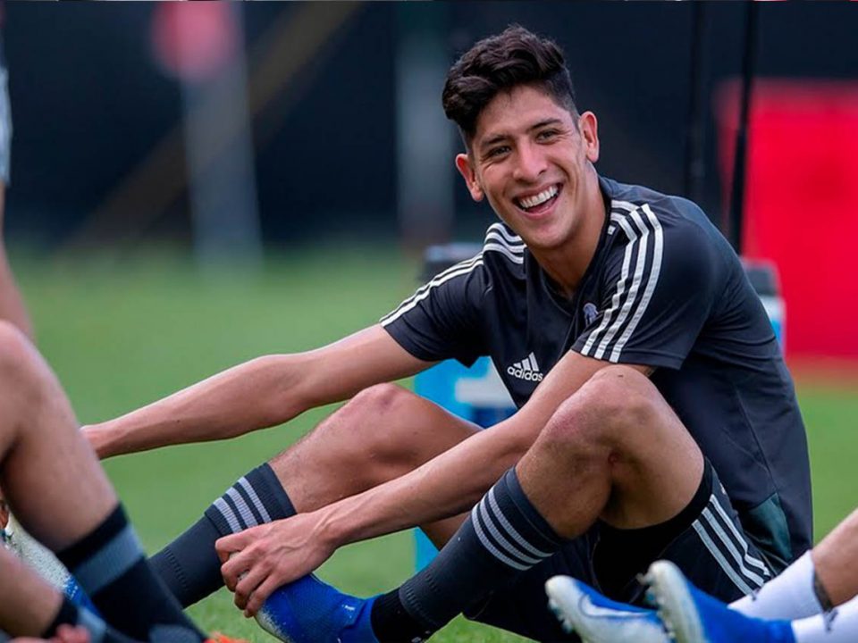 Edson Álvarez deja al América para firmar con el Ajax