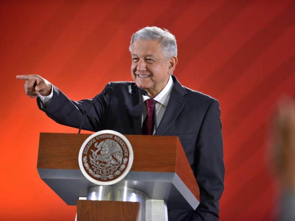 Respeta AMLO opinión del Banco de México sobre expectativas de crecimiento económico