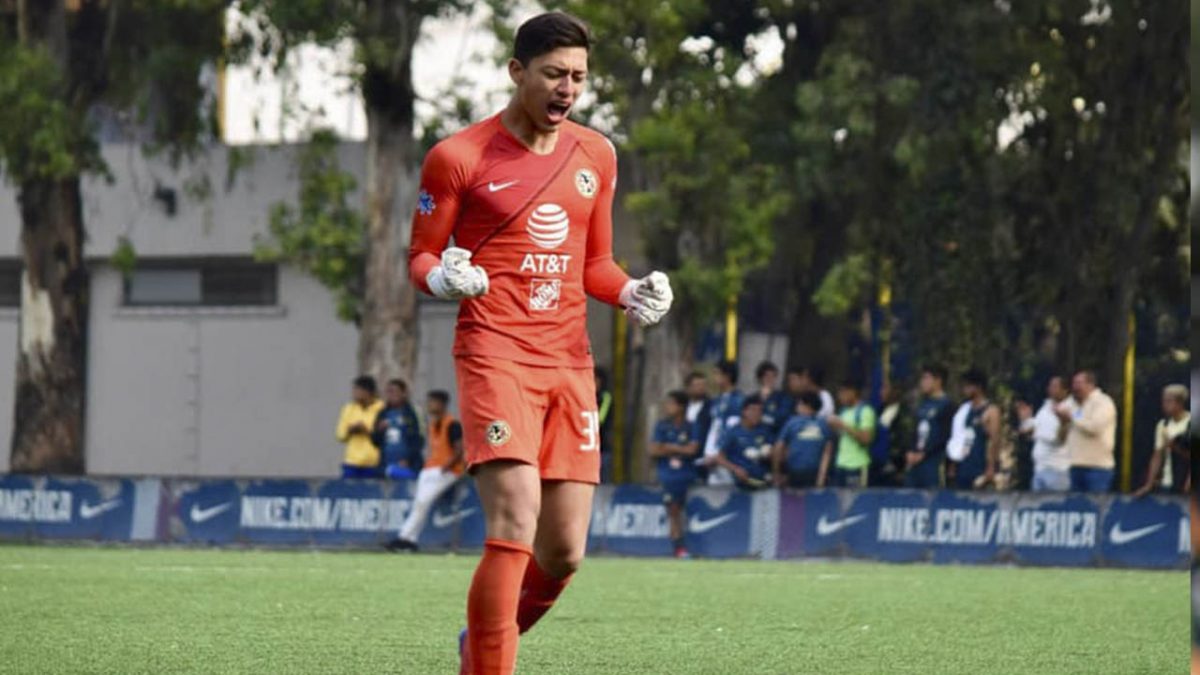 Recibe consejos Fernando Tapia de Guillermo Ochoa