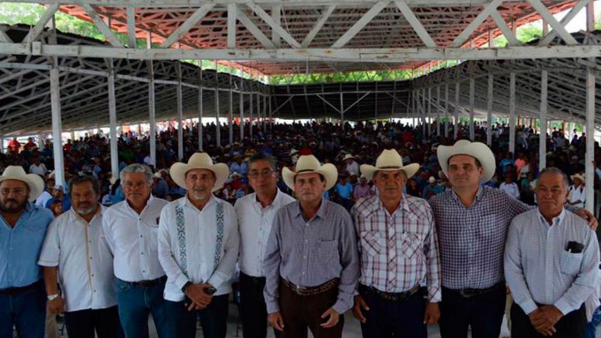 Entrega la SADER apoyos a productores afectados por las sequías