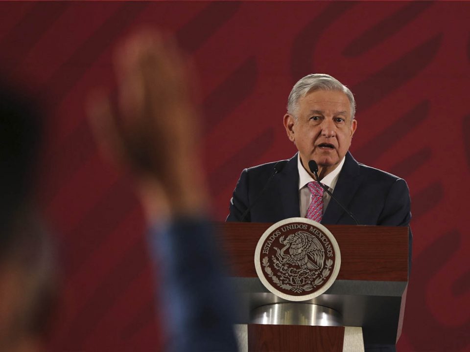 Asegura AMLO que no habrá gasolinazos ni aumento a deuda pública en 2020