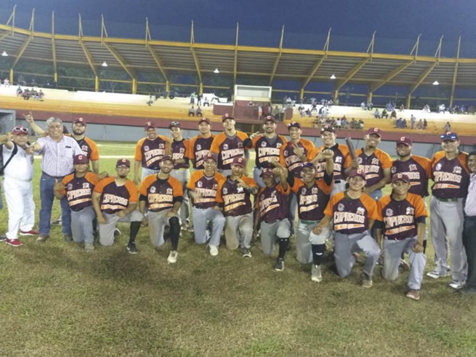 Inicia la serie final en la Liga tabasqueña de beisbol entre Caimanes y Copreros