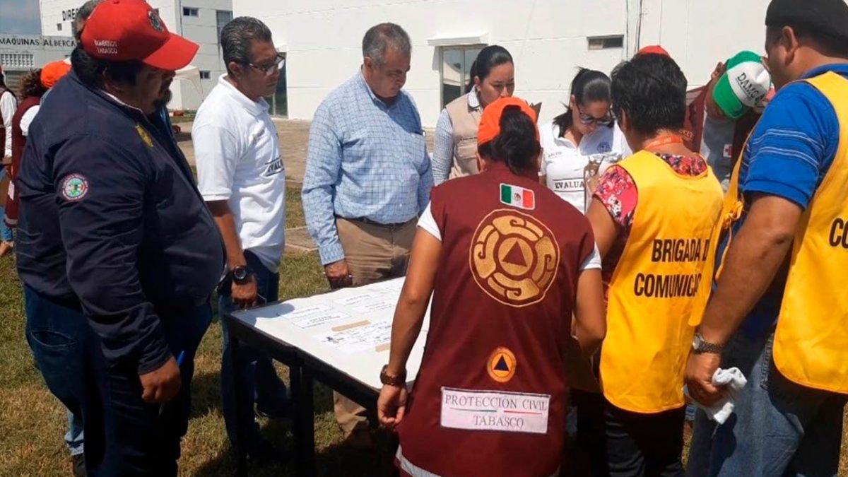 Capacitan a 391 personas durante la Semana Nacional de Protección Civil en Tabasco