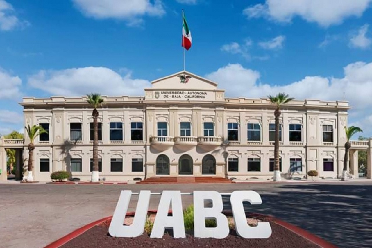 Universitarios de Baja California tomarán clases en línea ...
